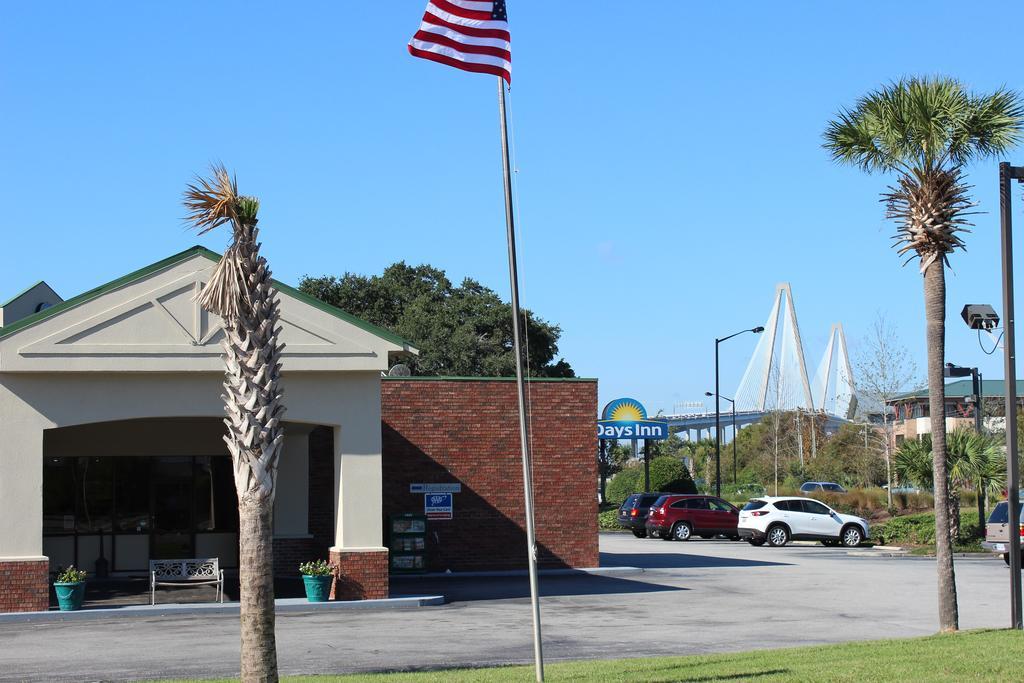 Days Inn By Wyndham Mt Pleasant-Charleston-Patriots Point Exterior photo