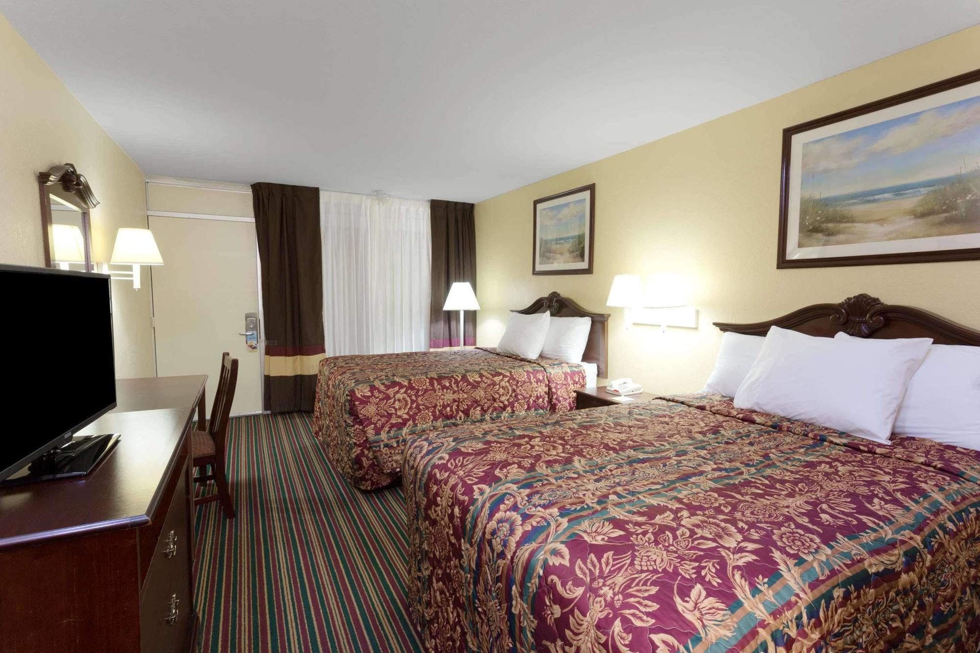 Days Inn By Wyndham Mt Pleasant-Charleston-Patriots Point Exterior photo